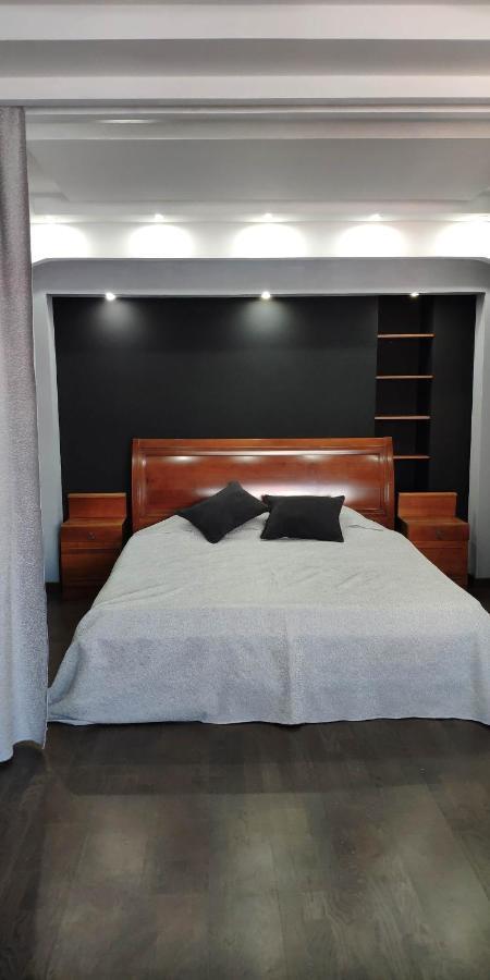 Apartment On Nazarbayeva 77 Алма Ата Екстериор снимка