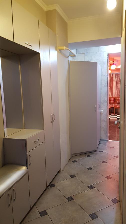 Apartment On Nazarbayeva 77 Алма Ата Екстериор снимка